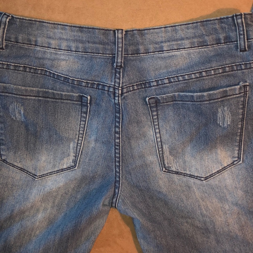 Ripped Jeans - Picture 3 of 5